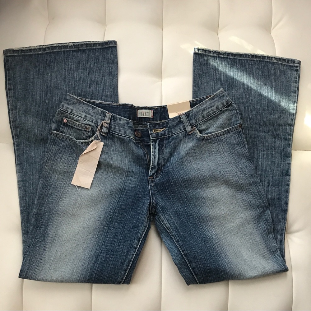 NWT TILT Juniors Med light wash flare jeans